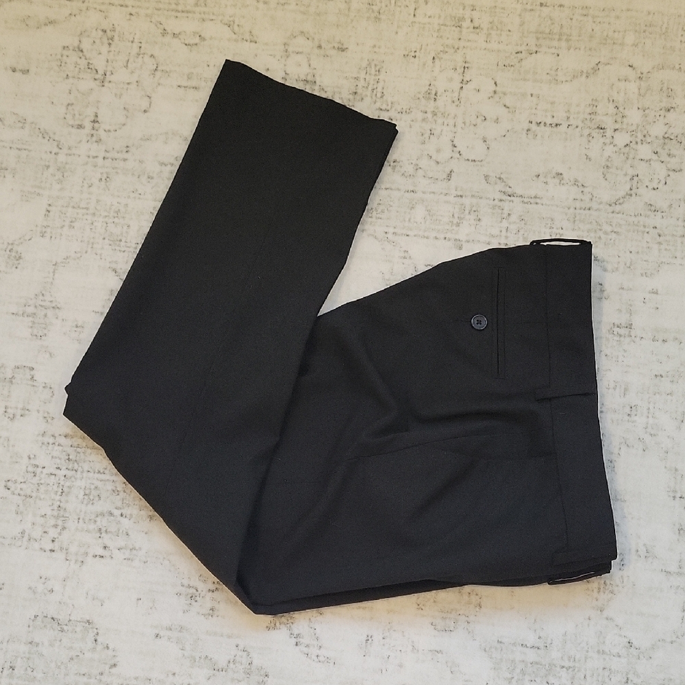 GAP Black Cropped Pants - Picture 11 of 12